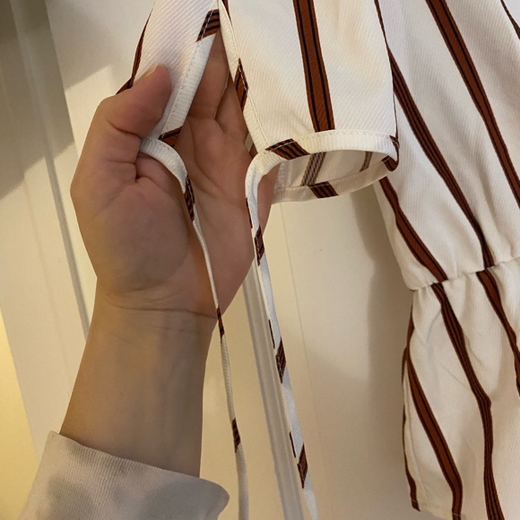 V Neck Blouse w/functional Buttons - Picture 4 of 4